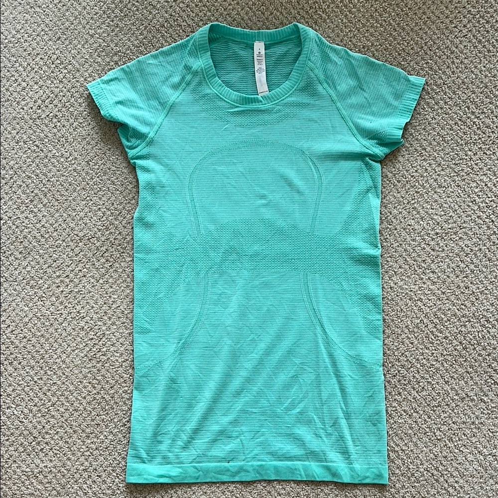 Lululemon Athletica Green Fitted Cap Sleeve T-Shirt